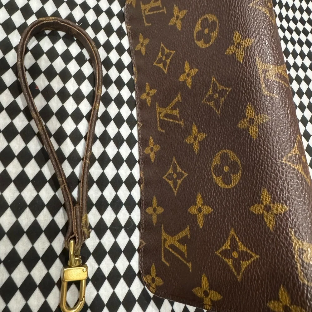 Louis Vuitton Clutch Voyages Wallet Set - Picture 14 of 15